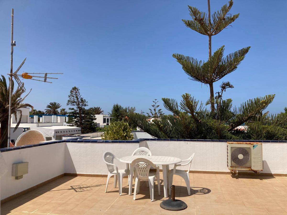 Beach House With The Heated Pool Next To Rocky Point Corralejo Exterior photo